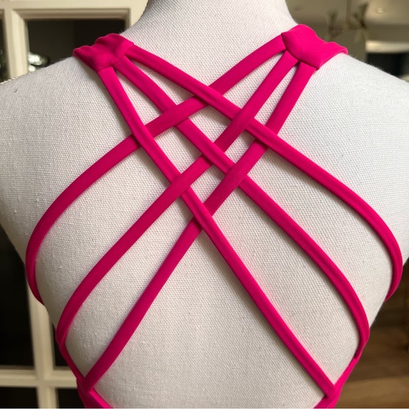CRISSCROSS CROP SPORTS BRA - Picture 8 of 13